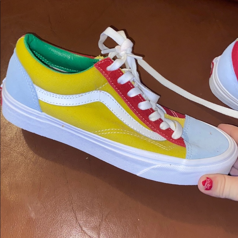Vans - Picture 2 of 3